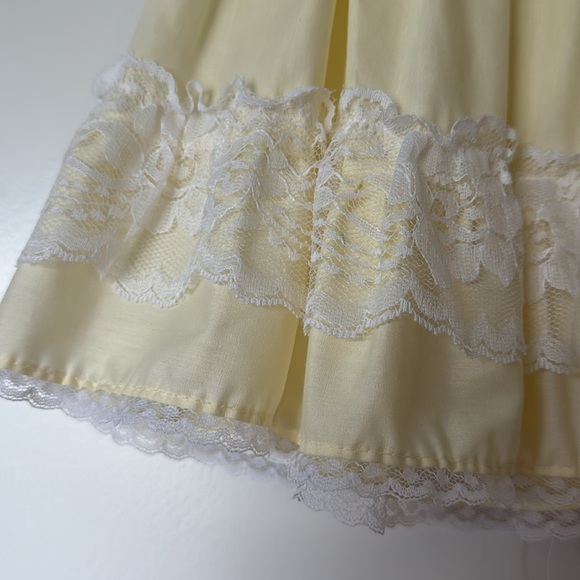 Alexis Kids Formal Dress in Yellow and White ruffles 80’s Vintage - Picture 4 of 12